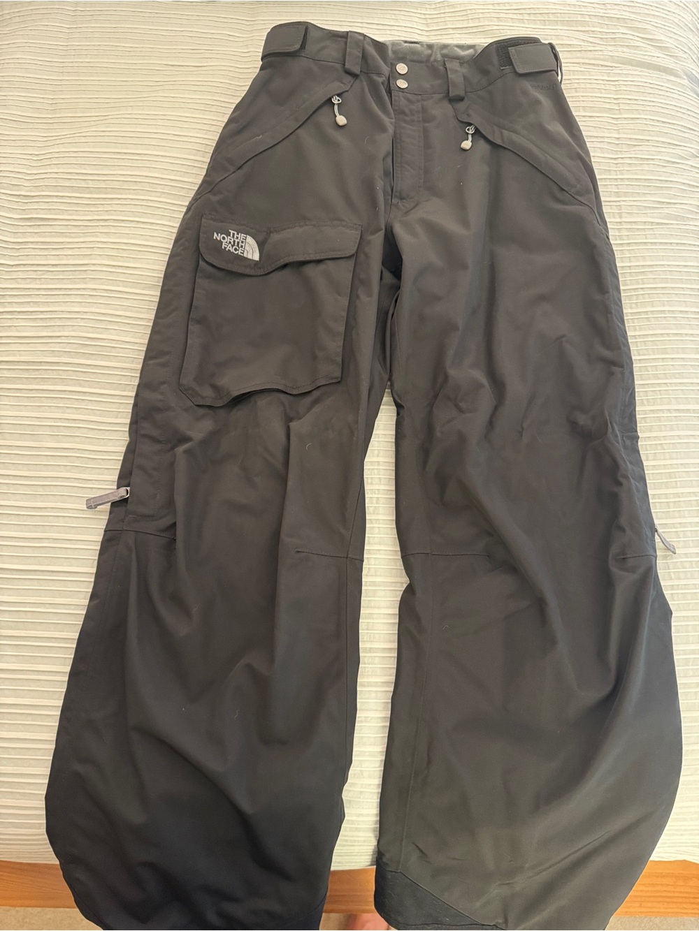Men’s black North Face insulated snow pants Medium